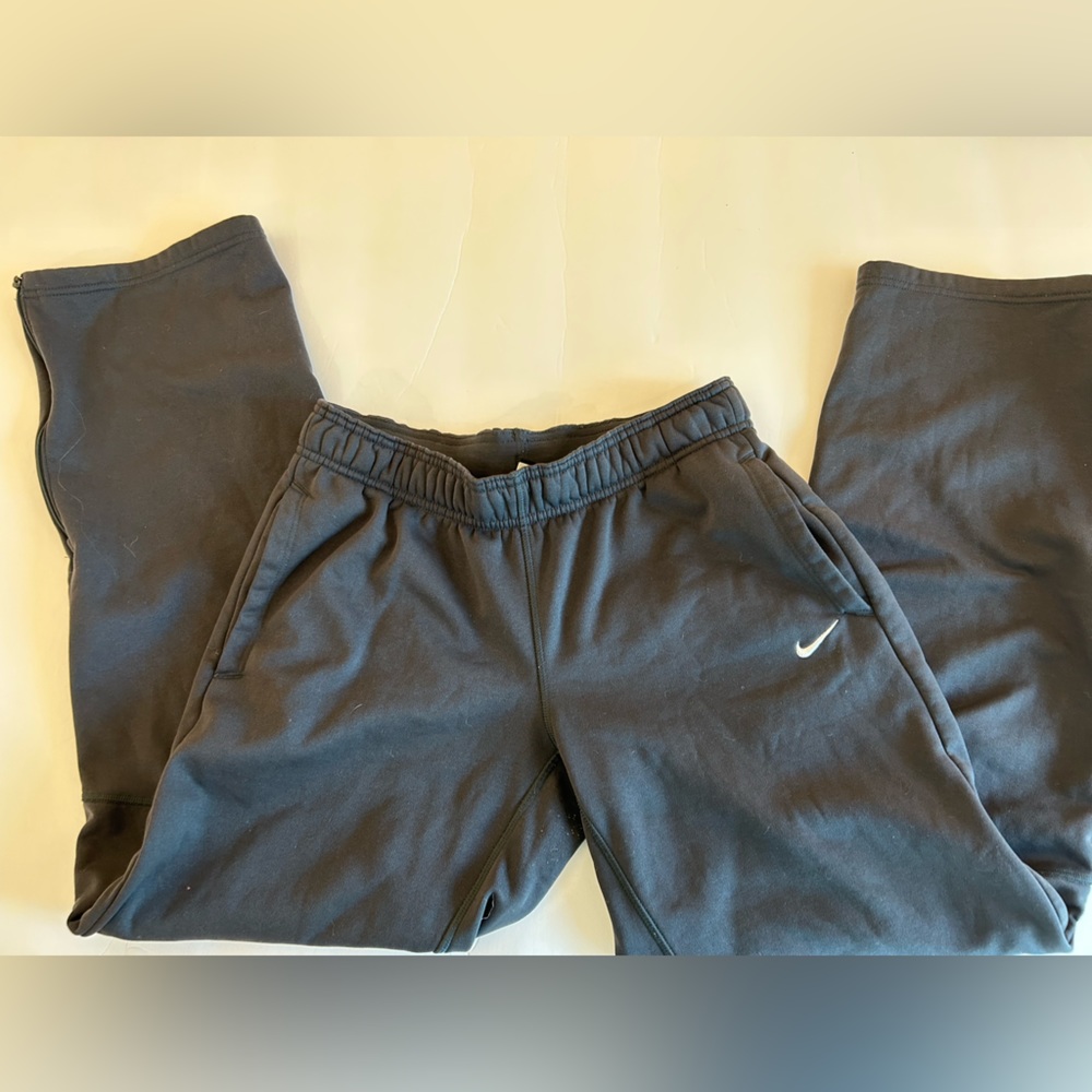 Women’s grey Nike sweatpants